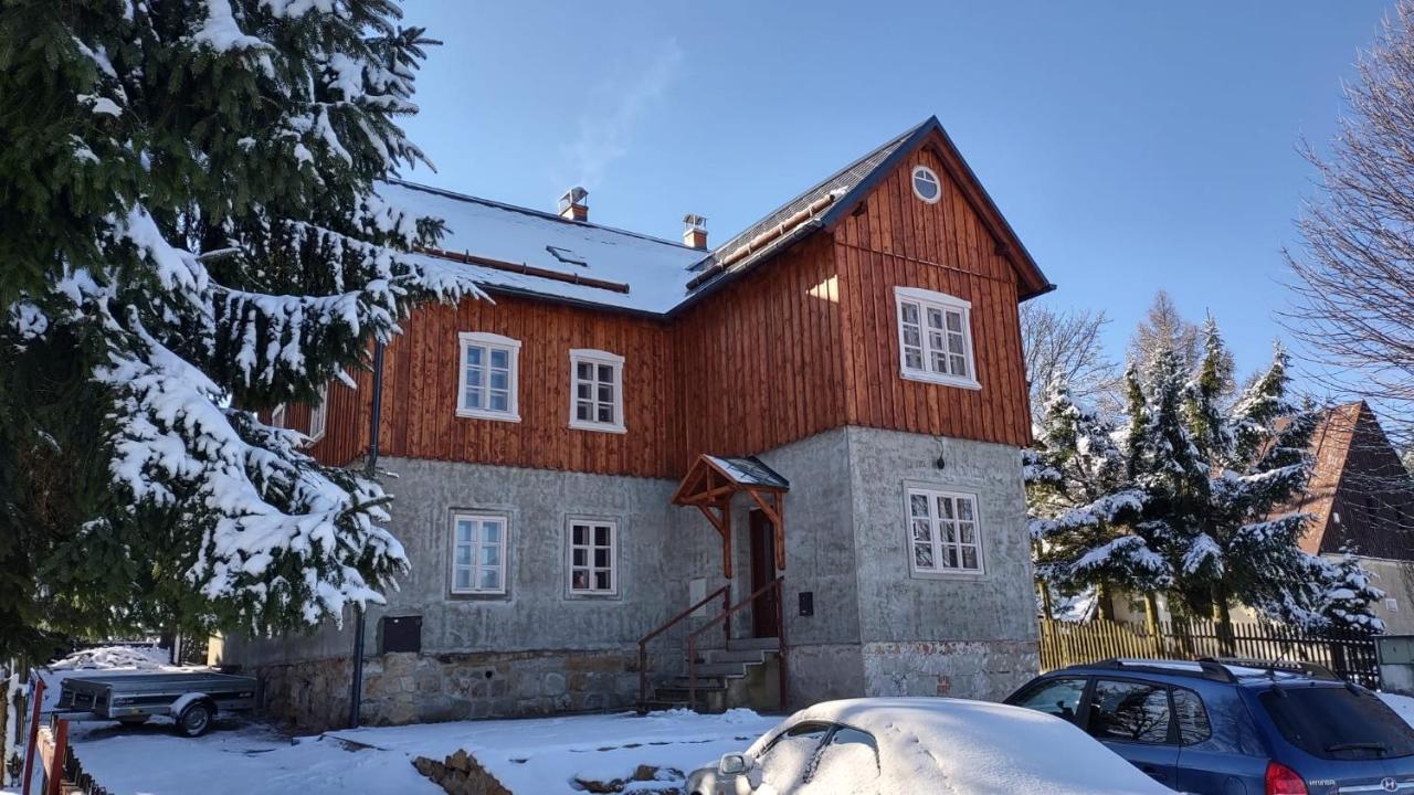 Отель Na Vyhlidce Krompach Экстерьер фото